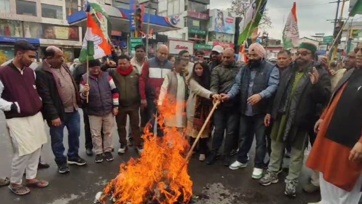 BJP विधायक मार रहा श्रमिकों का हक, लगे ये गंभीर आरोप