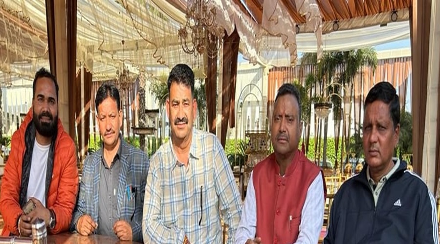 प्रधानाचार्यों के रिक्त पद आयोग से भरे जाने के खिलाफ शिक्षकों में आक्रोश, कल फूंकेंगे विज्ञप्ति की प्रतियां…