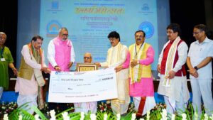 केंद्रीय मंत्री गिरिराज सिंह