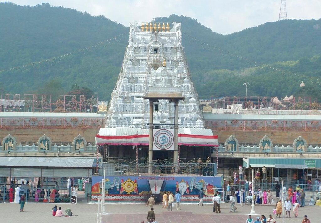 तिरुपति बालाजी मंदिर के प्रसाद में मिलावट ने करोड़ों श्रृद्धालुओं की आस्था को पहुंचाई ठेस