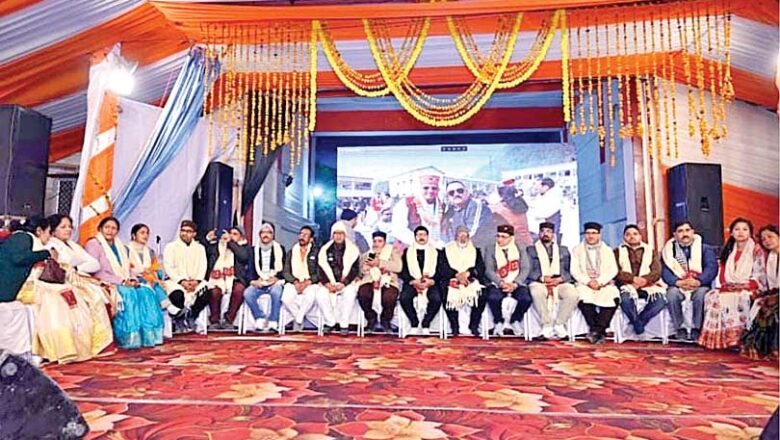 माघ मेला: कवि सम्मेलन में गूंजा लोकभाषाओं का स्वर, हास्य-व्यंग्य ने बांधा समां