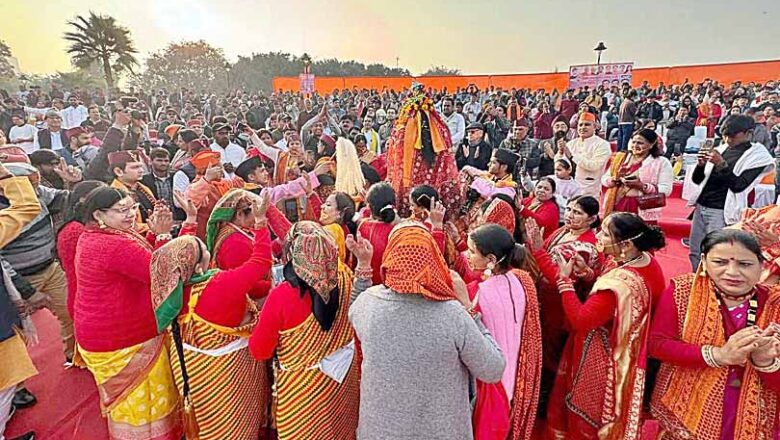 दिल्ली के सेन्ट्रल पार्क में साकार हुआ राष्ट्रीय उत्तरायणी अभियान