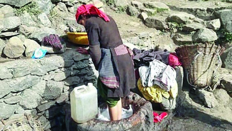 विलुप्त होती परंपरा: खत्म होने की कगार पर ‘घुत्तू’ से कपड़े धोने की संस्कृति