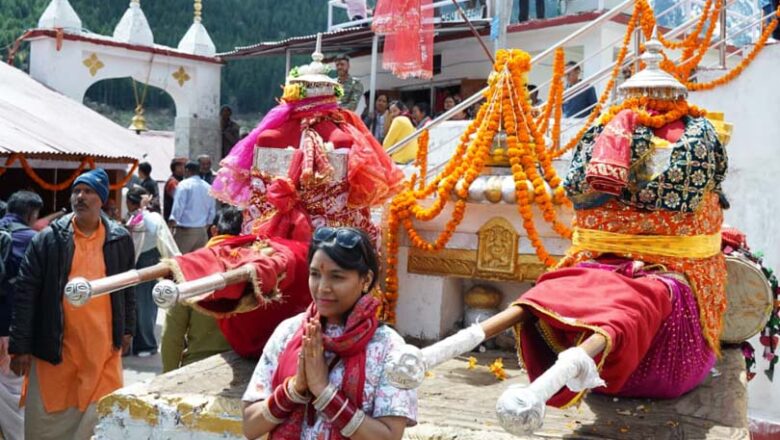 चारधाम यात्रा-2026 : मुखवा से गंगोत्री धाम रवाना हुई मां गंगा की डोली, कल खुलेंगे कपाट