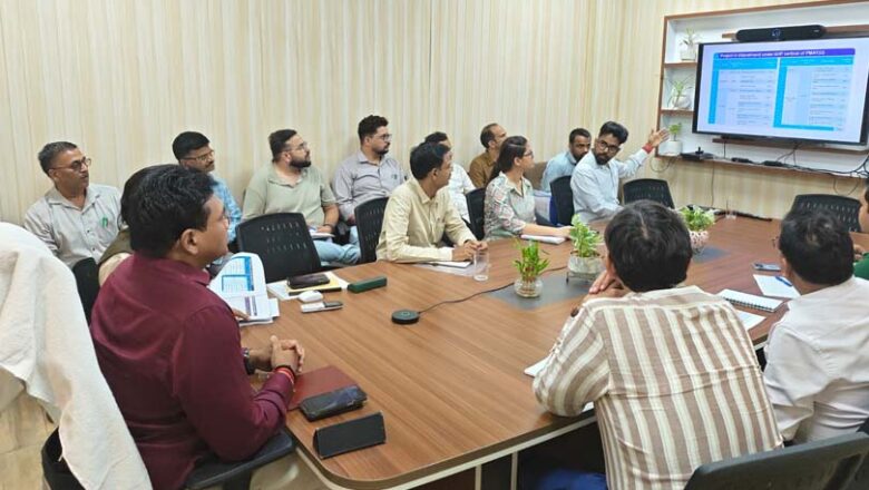 पीएम आवास योजना के कार्यों में देरी पर सचिव आवास डॉ. आर. राजेश कुमार सख्त