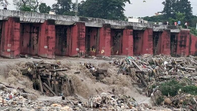 कचरे और सीवर में दम तोड़ती रिस्पना, ‘टेम्स’ बनाने का सपना आठ साल बाद भी अधूरा!