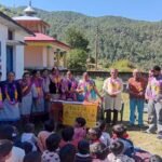 भाटिया गांव में आंगन मिलन कार्यक्रम सामूहिक रूप से आयोजित
